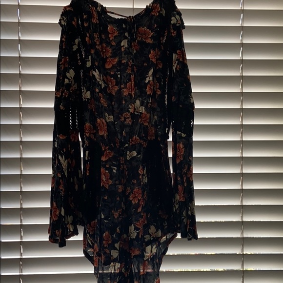 Romper - Picture 2 of 4